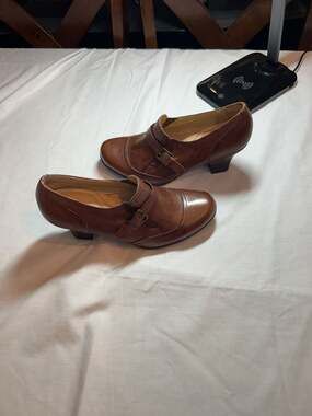 SoftWalk Brown Leather Buckle Block Heel Shoes Size 7M
